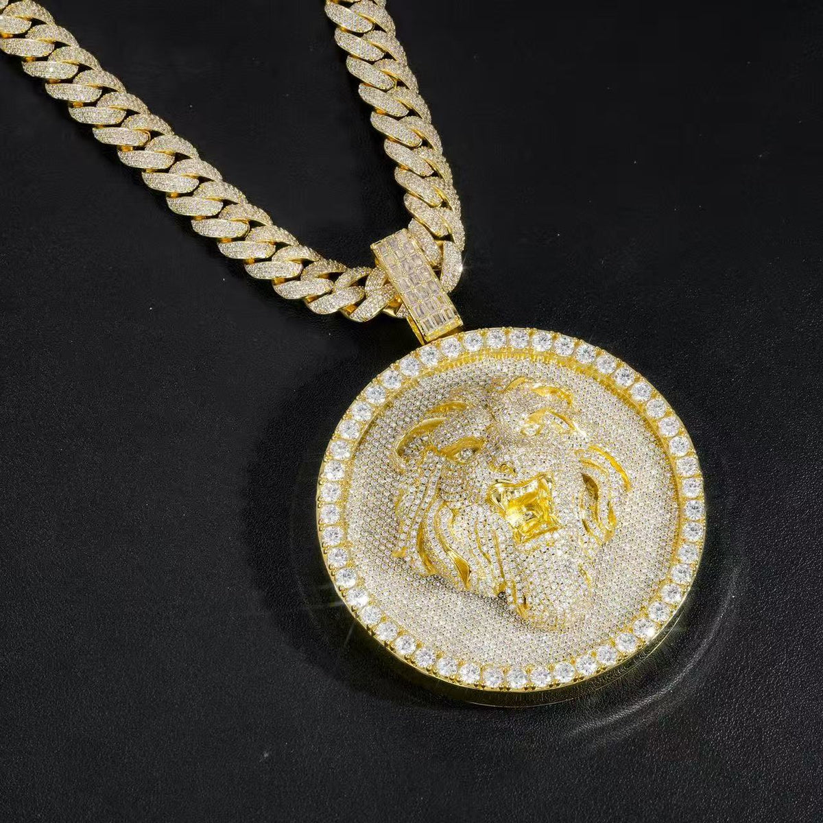 SSS - Icedout Lion Circle Charm diamond pendant
