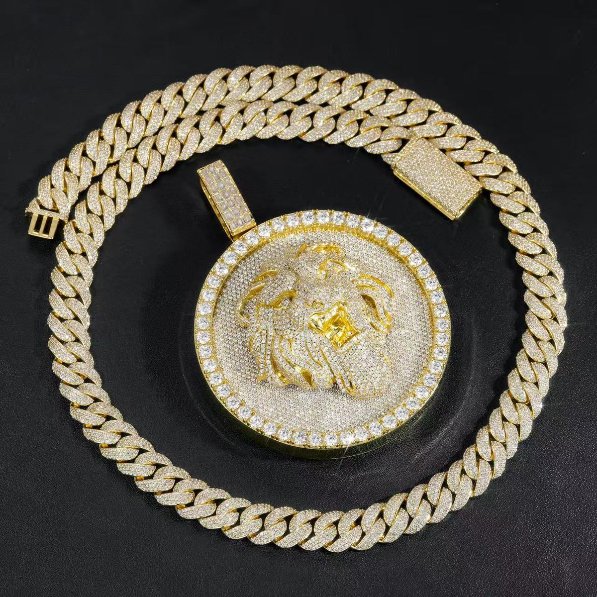 SSS - Icedout Lion Circle Charm diamond pendant