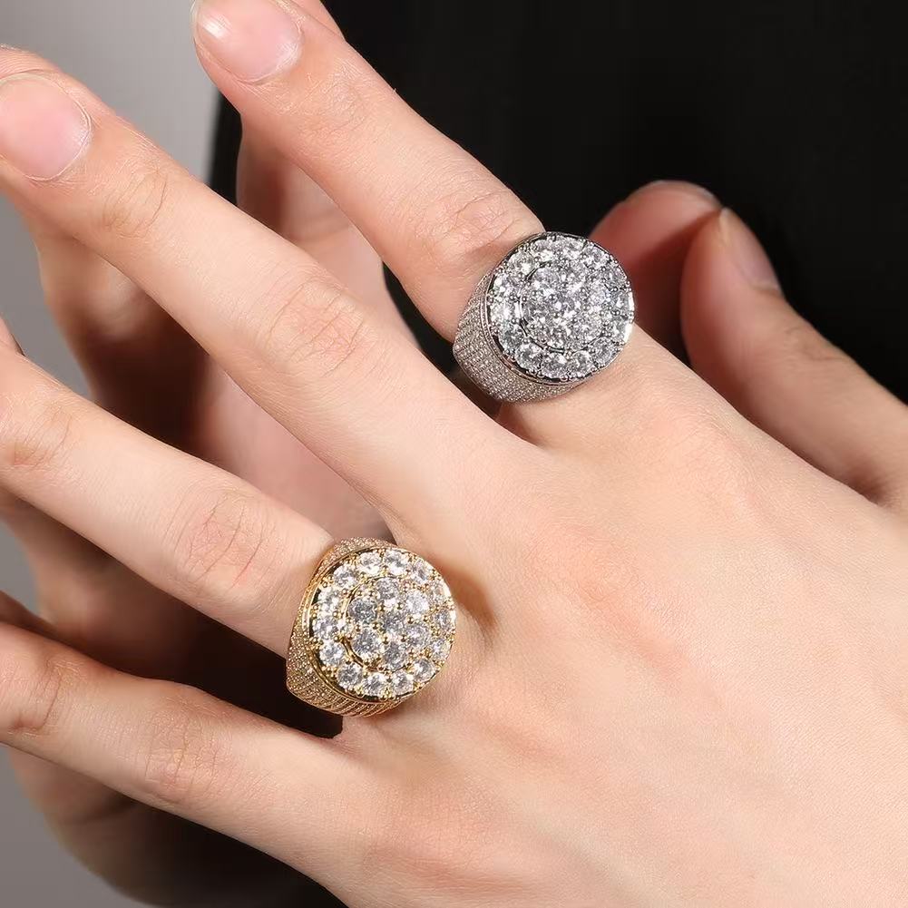 SSS -  Icedout Round cluster diamond pointers Cut Ring