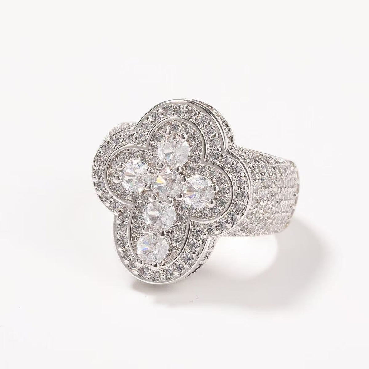 SSS - Four leaf Clover Diamond Cut Ring