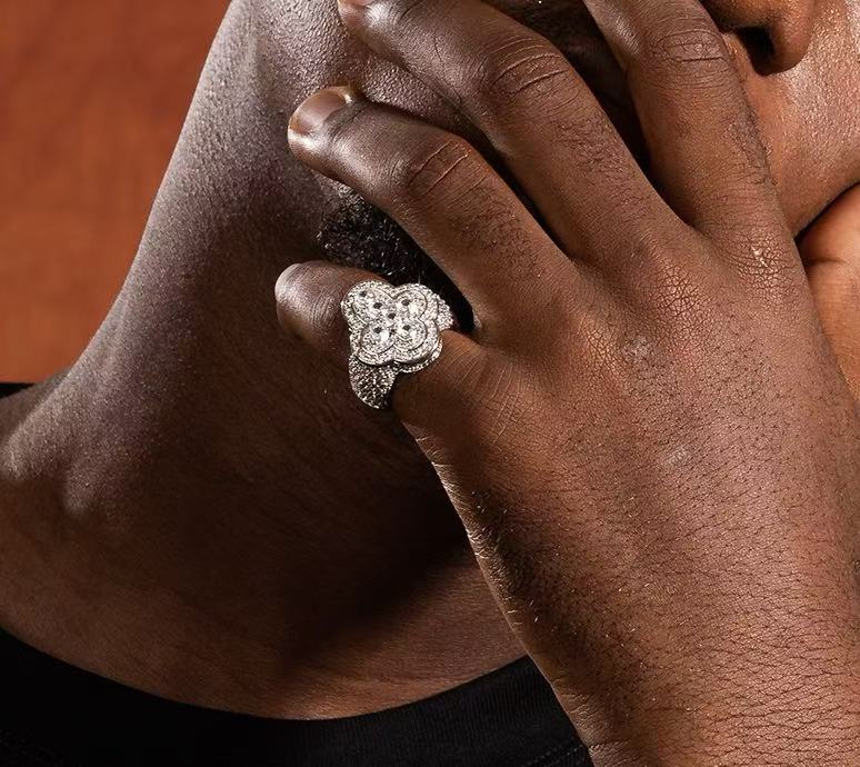 SSS - Four leaf Clover Diamond Cut Ring
