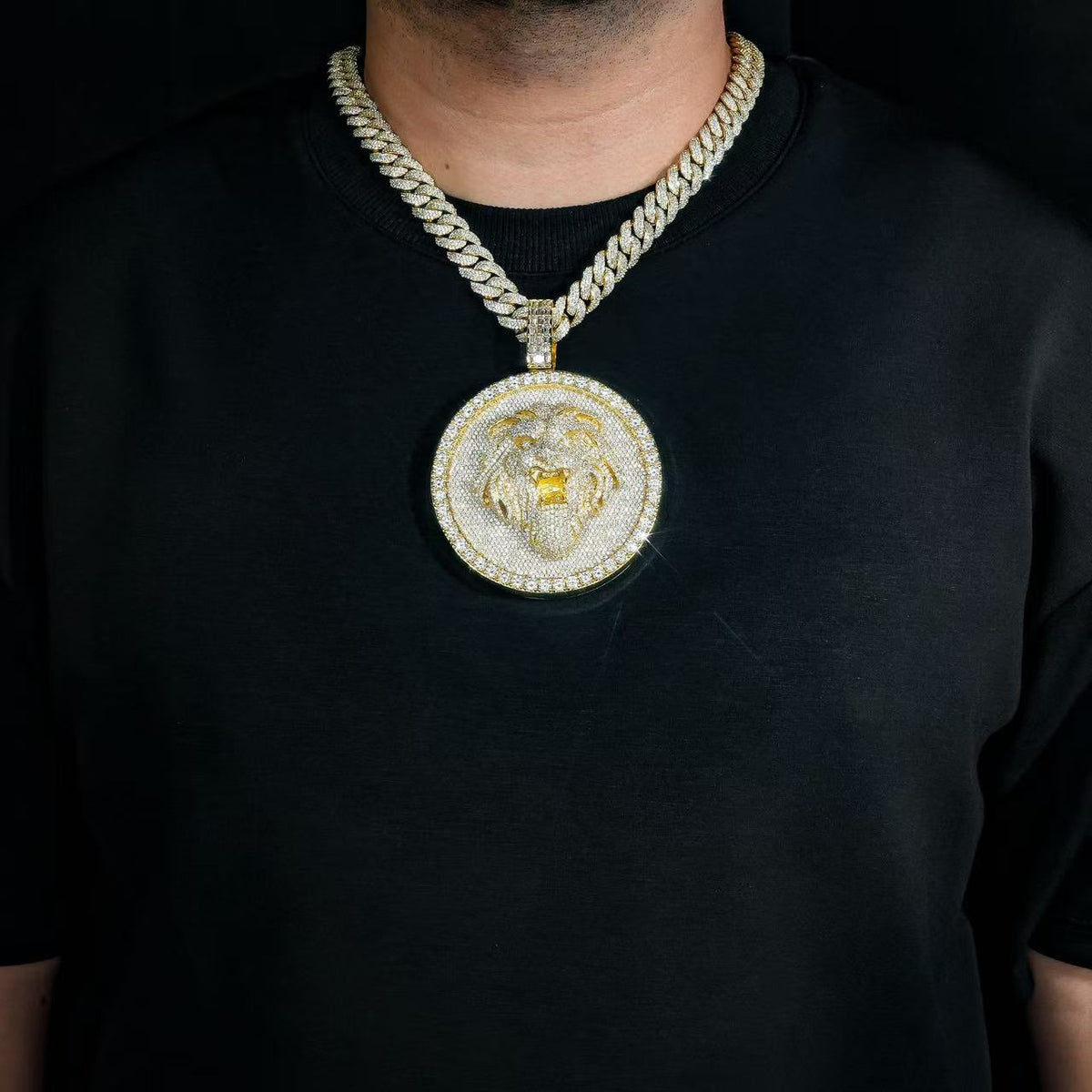 SSS - Icedout Lion Circle Charm diamond pendant