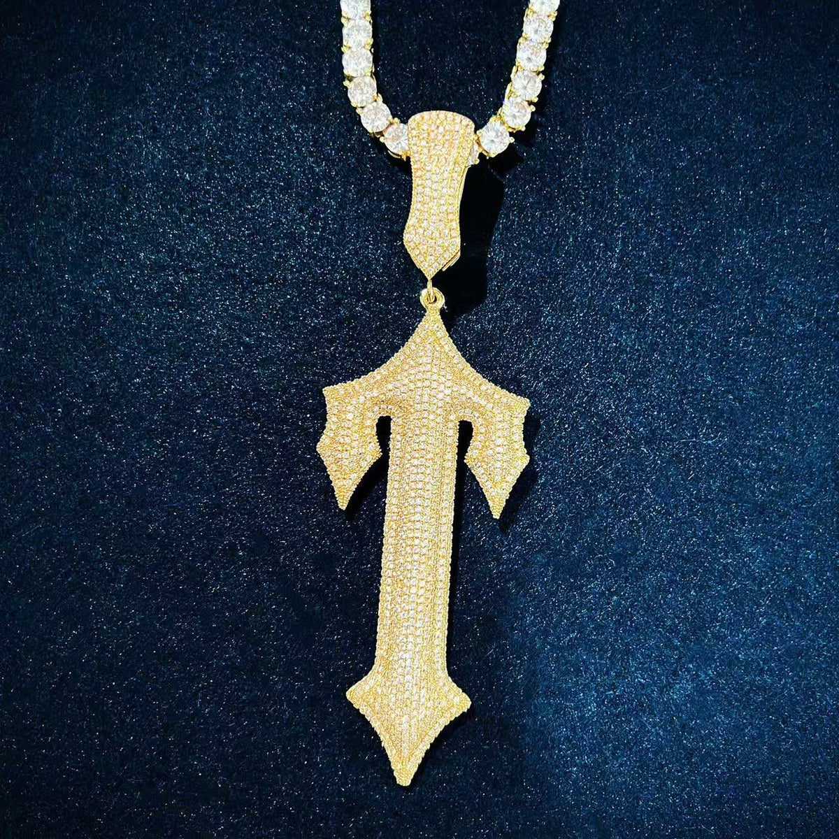 SSS- Trapstar Initial Icedout Letter T diamond fully encrusted pendant